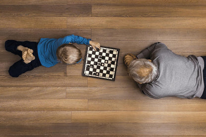 PINEEA Schachbrett Holz - Handgemachtes Schach Brett - Klappbares Chess Board Set